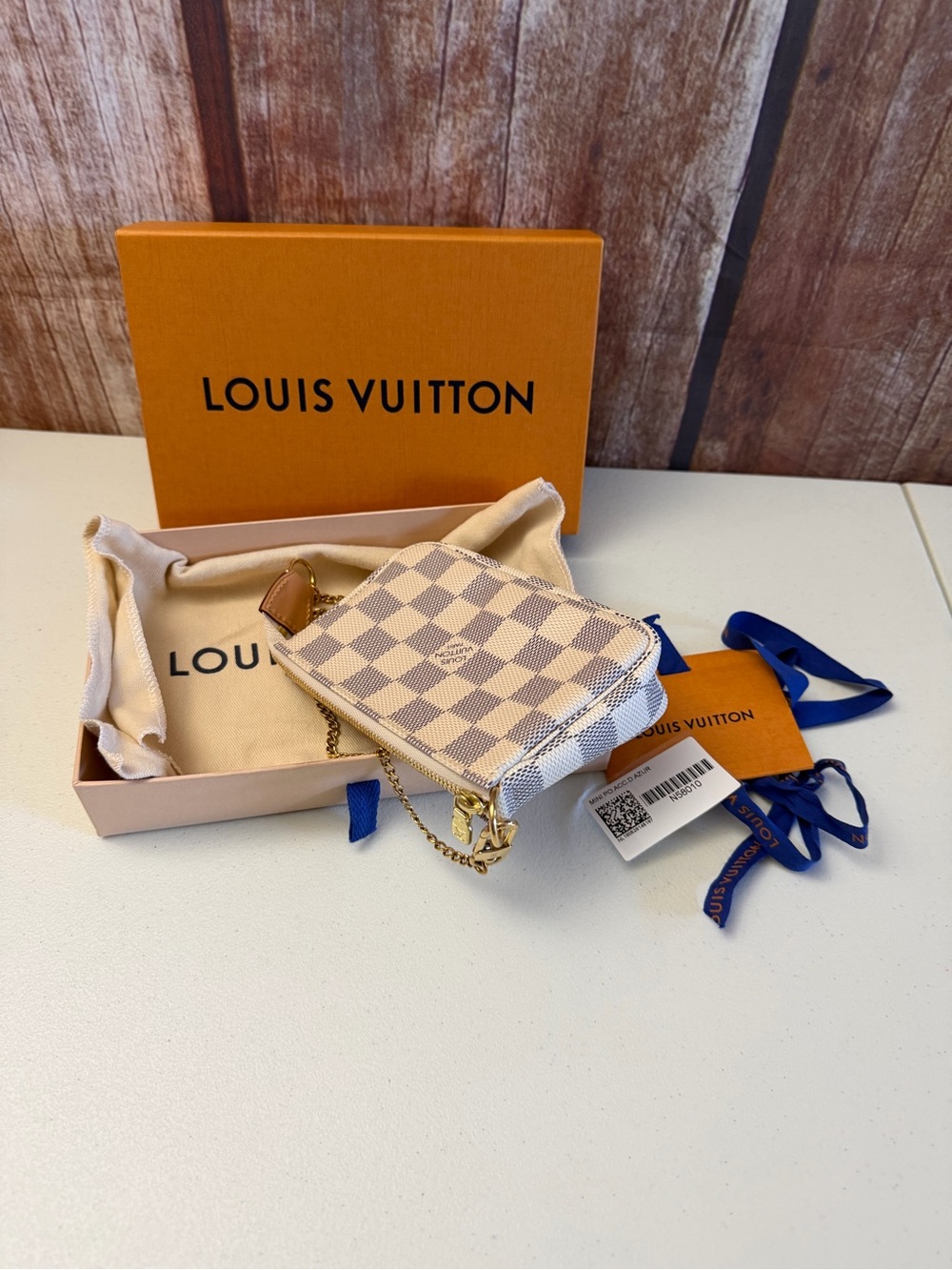 Louis Vuitton Damier Azur Mini Pochette - White/Beige with Gold Chain - Picture 5 of 12